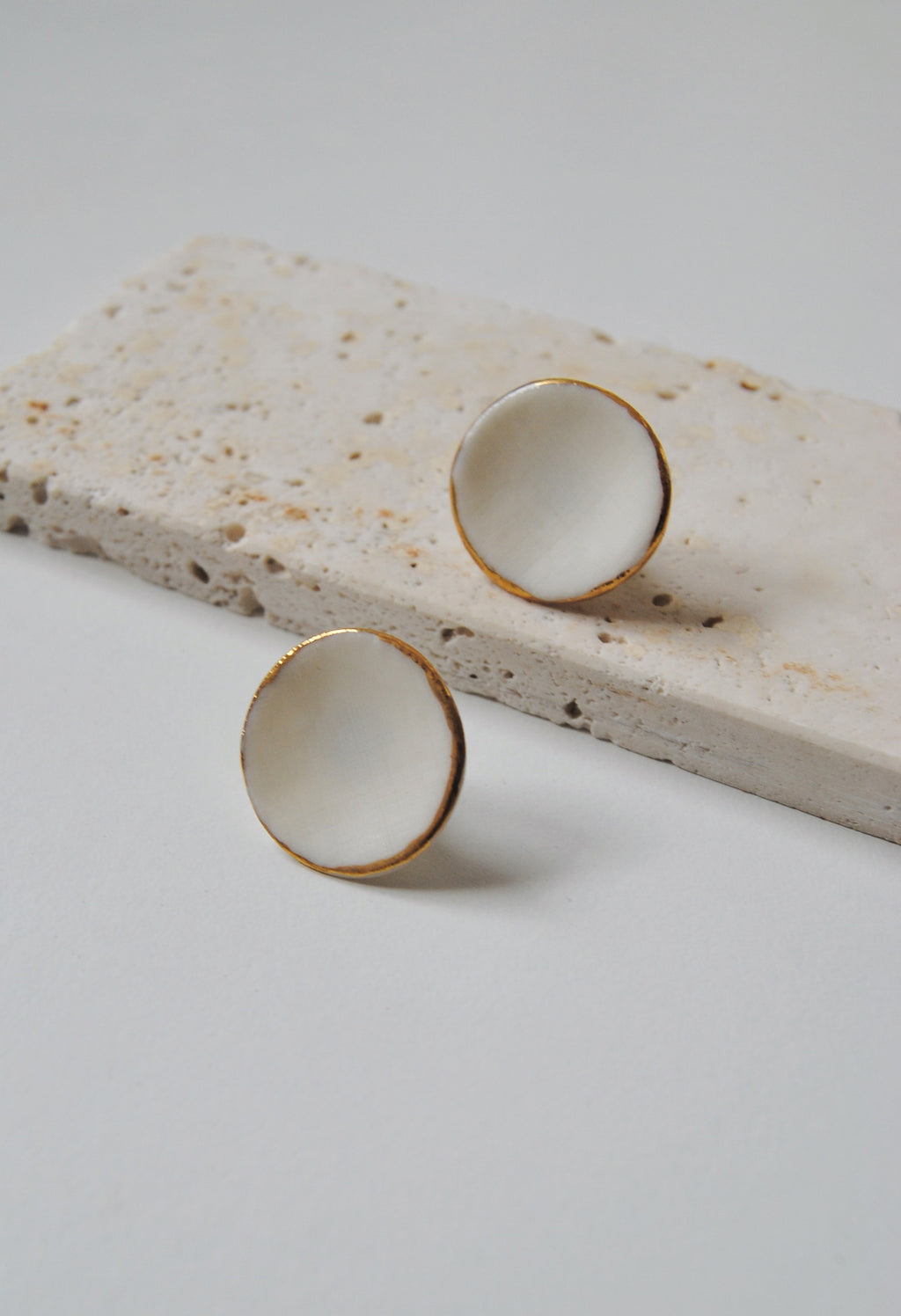 Orecchini porcellana lustro oro